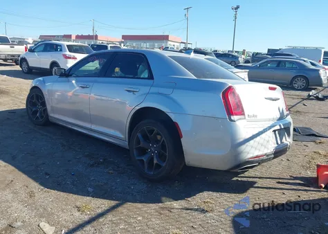 2022 Chrysler 300 Touring L z USA, uszkodzony, nr VIN 2C3CCADG9NH162976